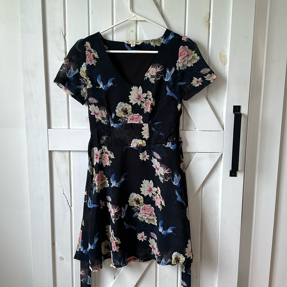 Yumi size 0/2 floral tea dress